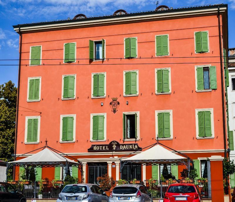 Hotel Daunia Modena Bagian luar foto
